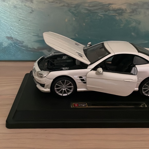 White Mercedes-Benz model SL 65 AMG GUC Arbonne - Picture 4 of 13